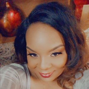 Meet your Posher, Rogena